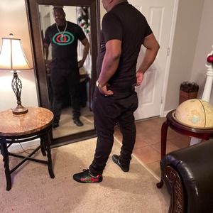 Meet your Posher, Corey